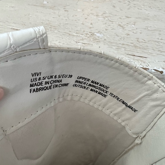 JustFab Jessie James Decker White “Crocodile” Booties - Picture 7 of 7